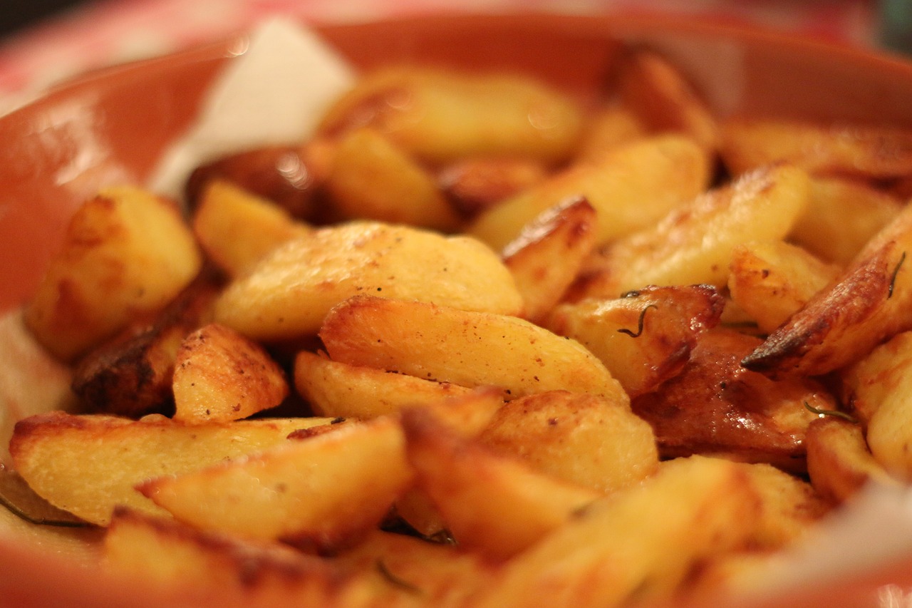 Koka inte potatis förrän du ser detta RECEPT: Garanterat den godaste vitlökspotatisen du någonsin ätit!